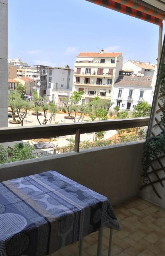 2 Pieces Climatise Avec Balcon Dans Le Vieil Antibes, Avec Ascenseur Antibes